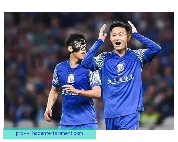 蒋圣龙客串中锋精彩表现助球队逆转胜利引关注